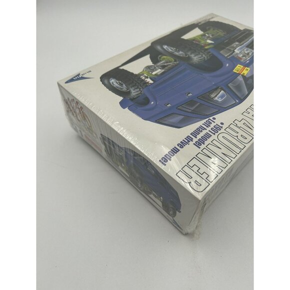 AOSHIMA TOYOTA 4RUNNER SURF HIGH RIDER U.S. 1991 LHD 1:24 MODEL KIT - Picture 5 of 6